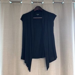 Women’s Short Sleeve Cardigan, A. Buyer brand (UPC 637348344581, RN 31310)